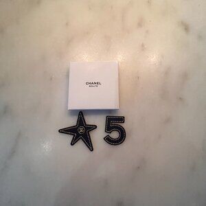 NIB CHANEL 2 ADHESIVE STICKERS L'ETOILE ET LE NUMERO 5